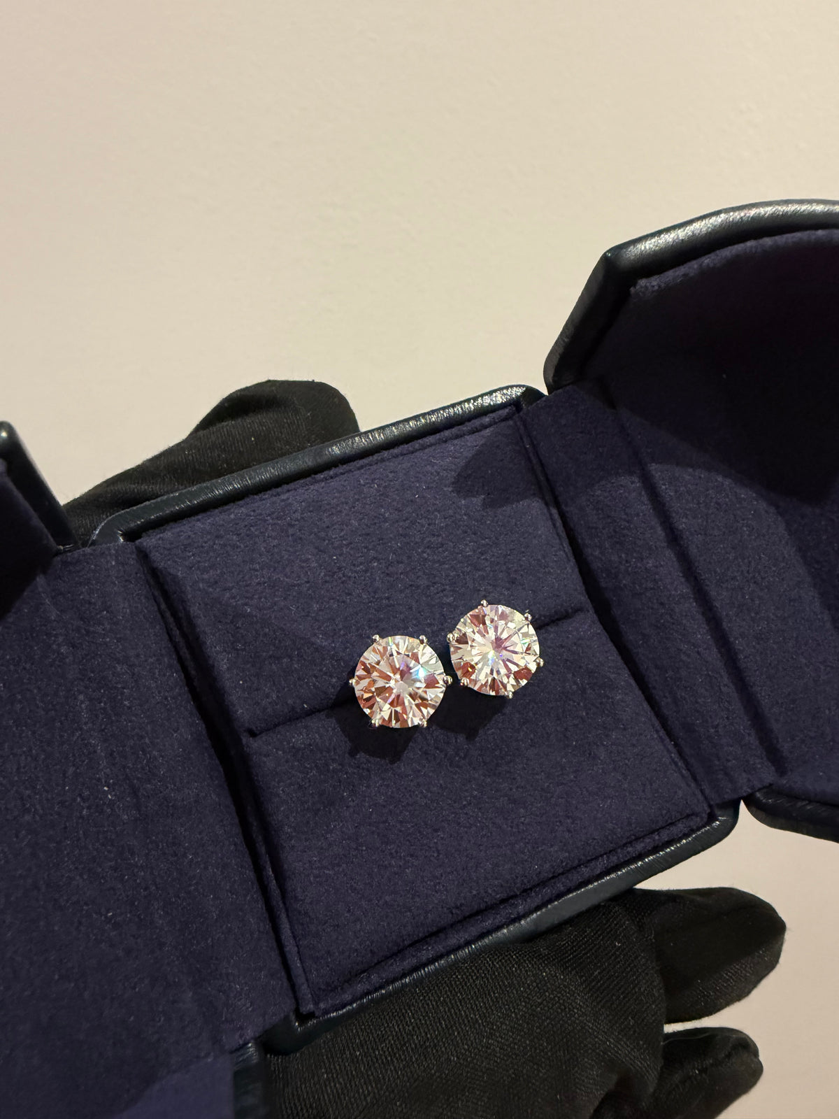 Lumi Solitaire Studs