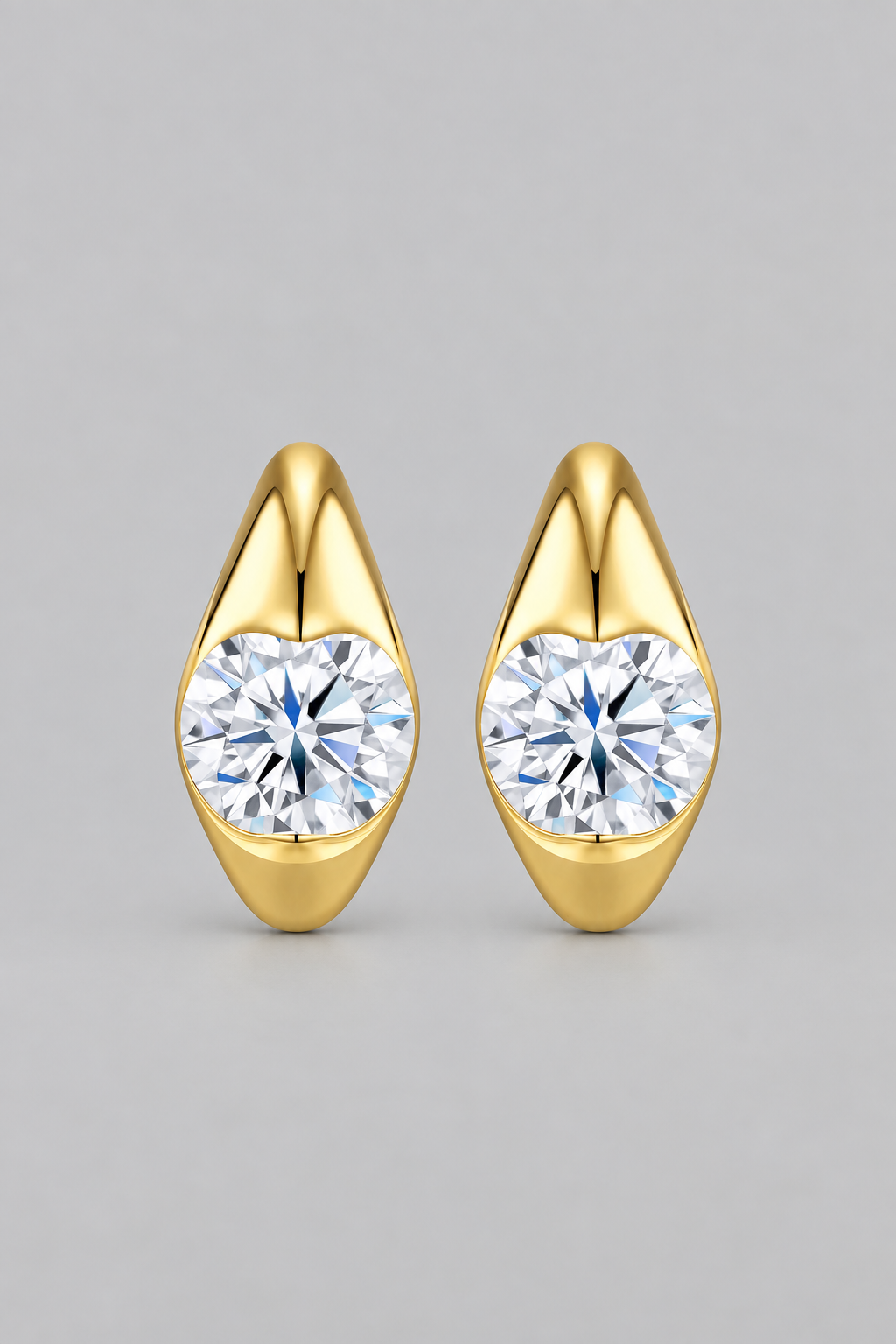 Sola Round Stud Earrings
