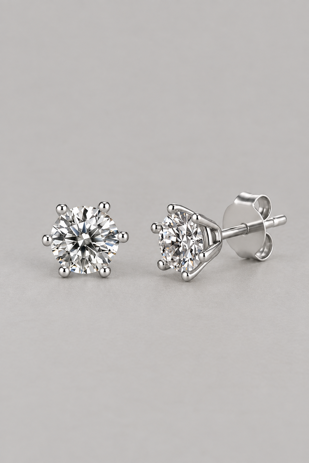 Lumi Solitaire Studs