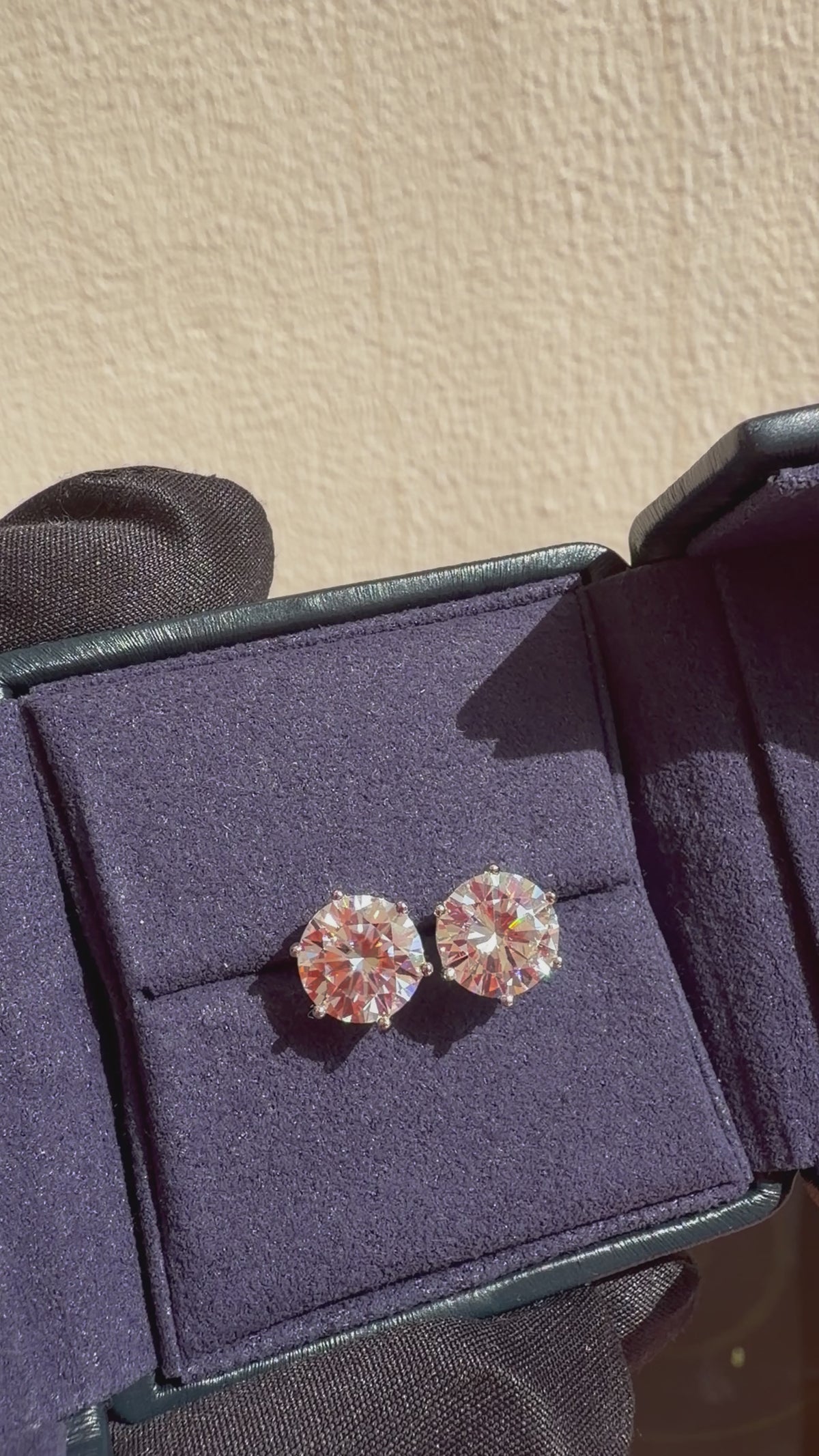 Lumi Solitaire Studs